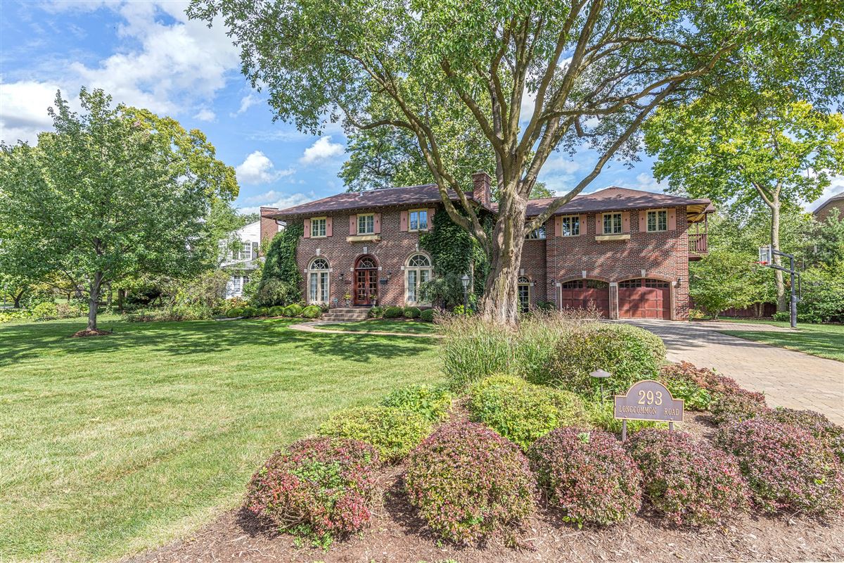 STATELY BRICK COLONIAL ON A LARGE LOT | Illinois Luxury ...