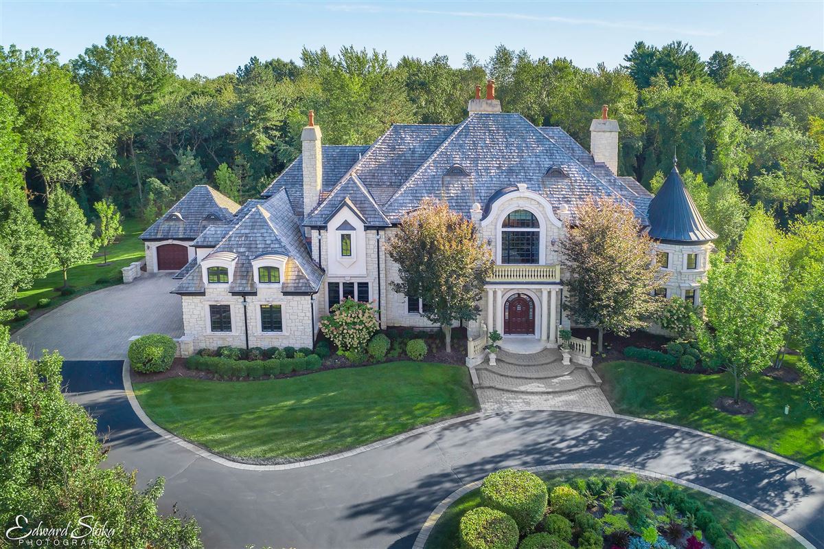 HEART OF BARRINGTON HILLS | Illinois Luxury Homes | Mansions For Sale