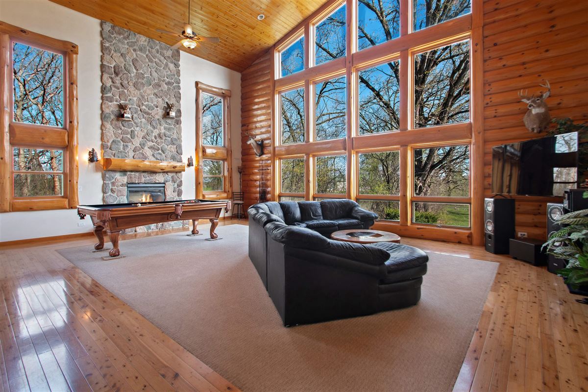 Custom Log Cabin Home Wisconsin Luxury Homes Mansions For Sale