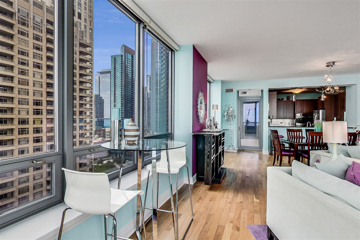 THREE BEDROOM LAKE SHORE DRIVE CONDO WITH STUNNING VIEWS Illinois
