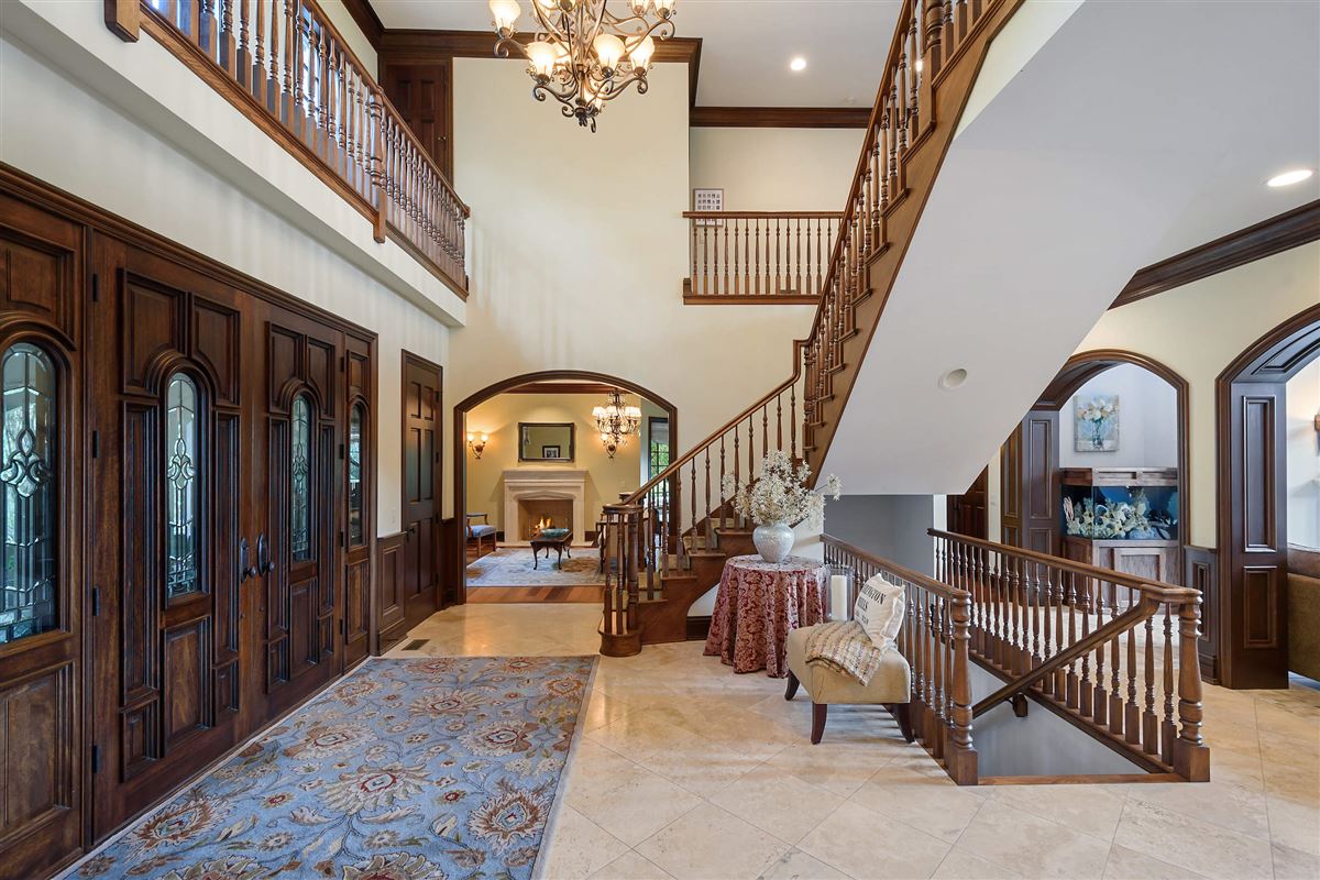AN EXCEPTIONAL OFFERING IN BARRINGTON HILLS Illinois Luxury Homes