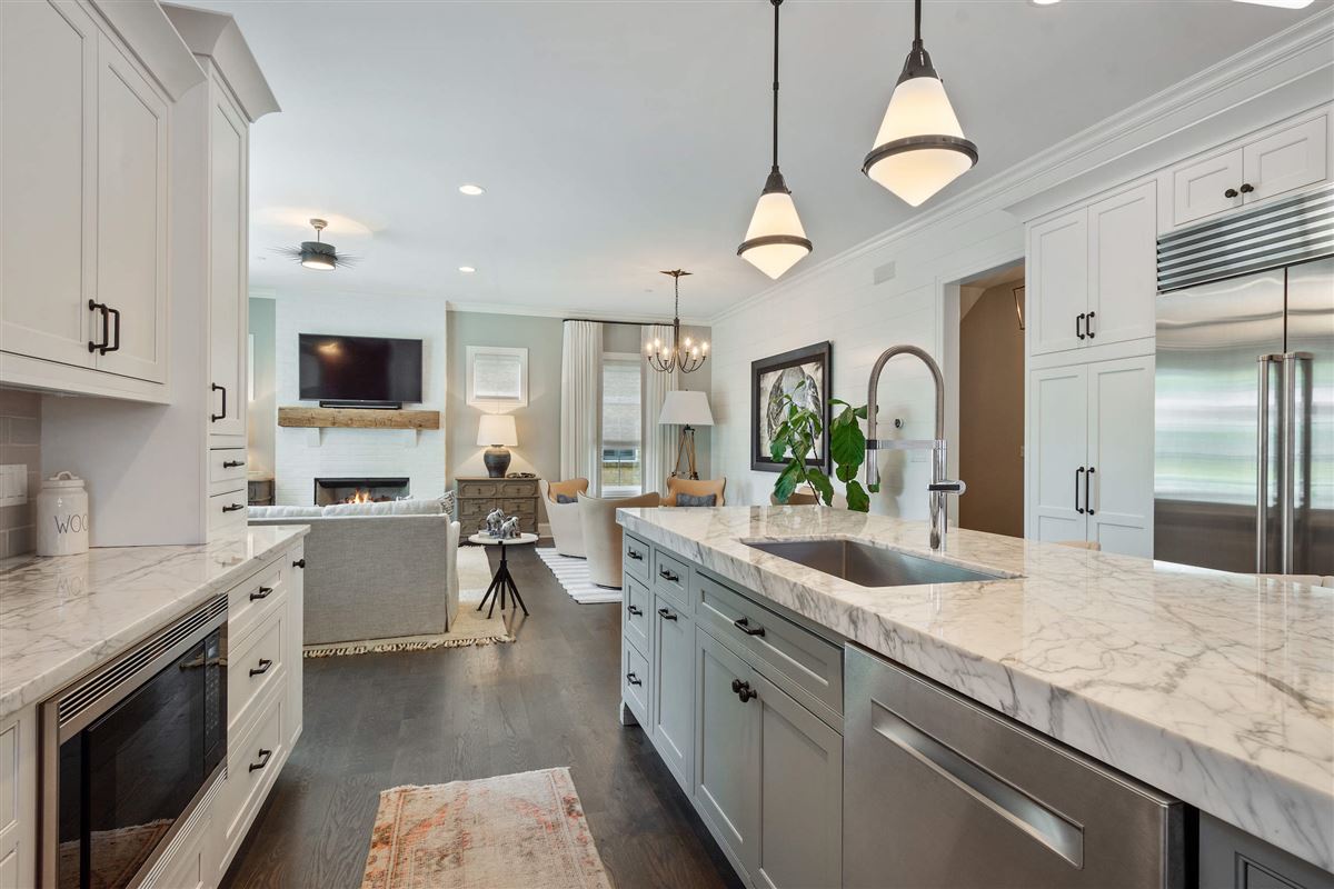 Convenience Meets Luxury In Barrington Illinois Luxury Homes