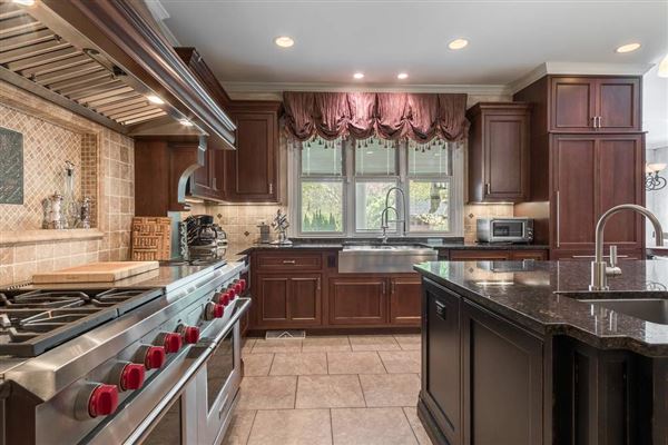 Luxury real estate 一品住宅を全面改装