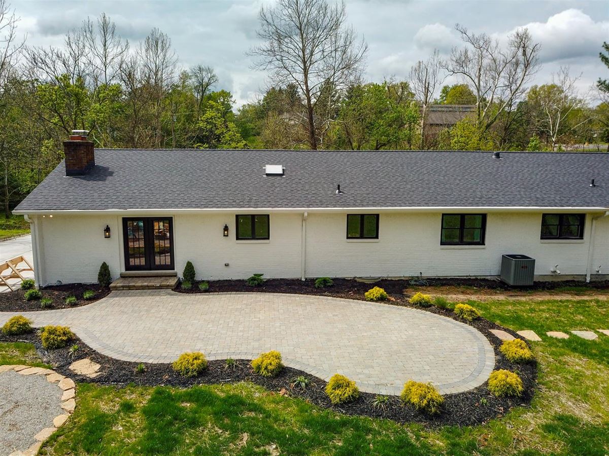 BEAUTIFUL RANCH HOME IN AMBERLEY VILLAGE Ohio Luxury Homes Mansions