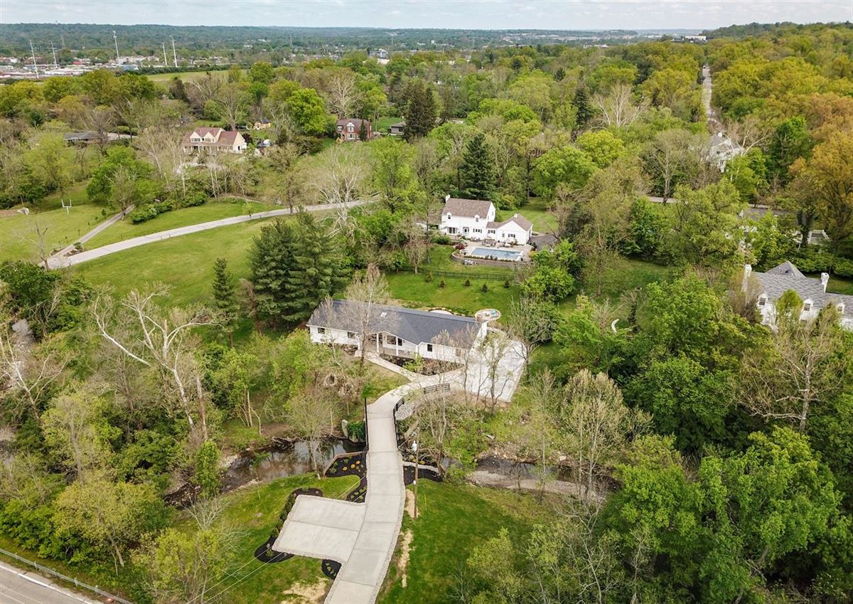 BEAUTIFUL RANCH HOME IN AMBERLEY VILLAGE Ohio Luxury Homes Mansions