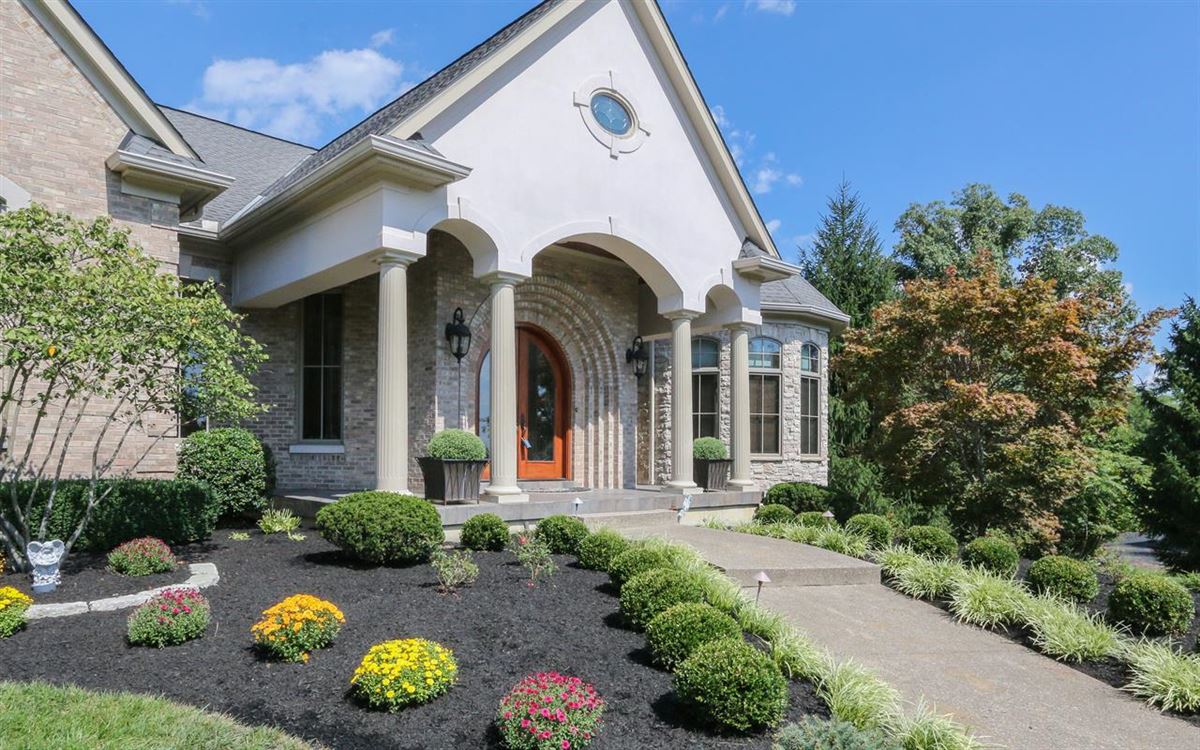 ATTENTION TO EVERY DETAIL IN KENTUCKY Kentucky Luxury Homes