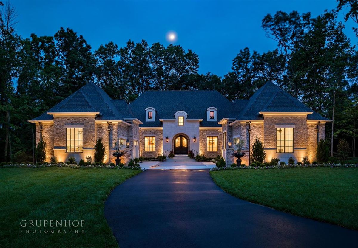 HOME IN PRIVATE, WOOD SETTING Ohio Luxury Homes Mansions