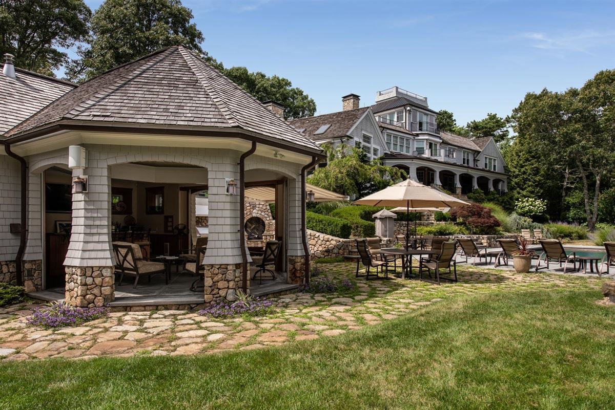 GLORIOUS GATED ESTATE ON COTUIT BAY Massachusetts Luxury Homes