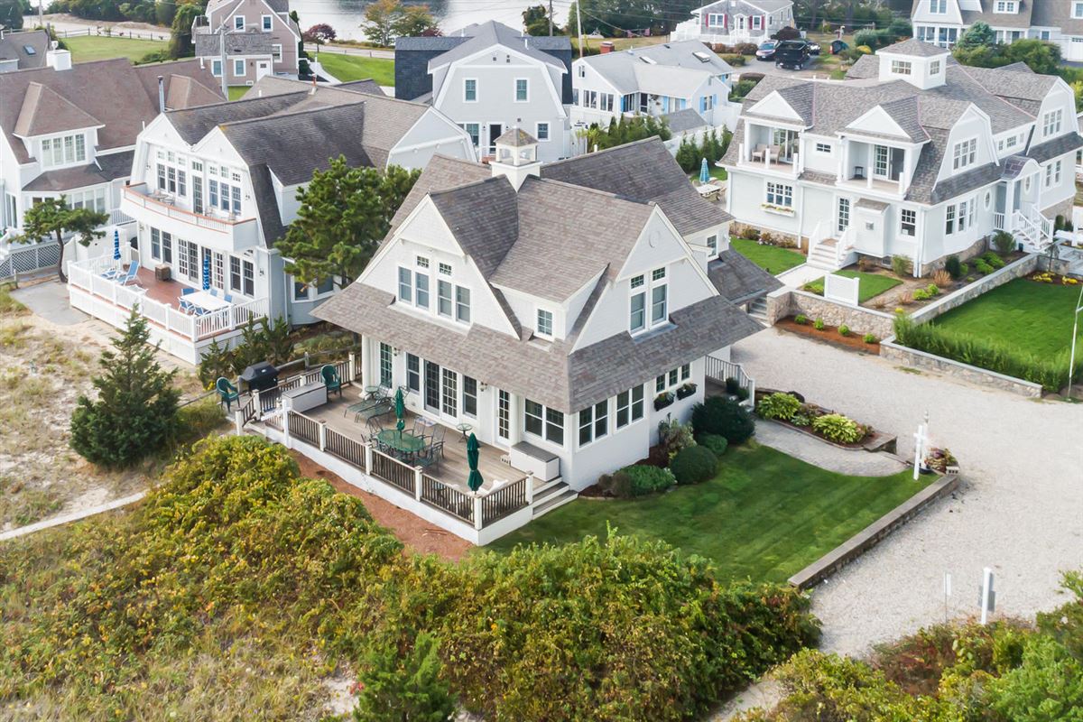 QUINTESSENTIAL CAPE COD CHARM Massachusetts Luxury Homes Mansions
