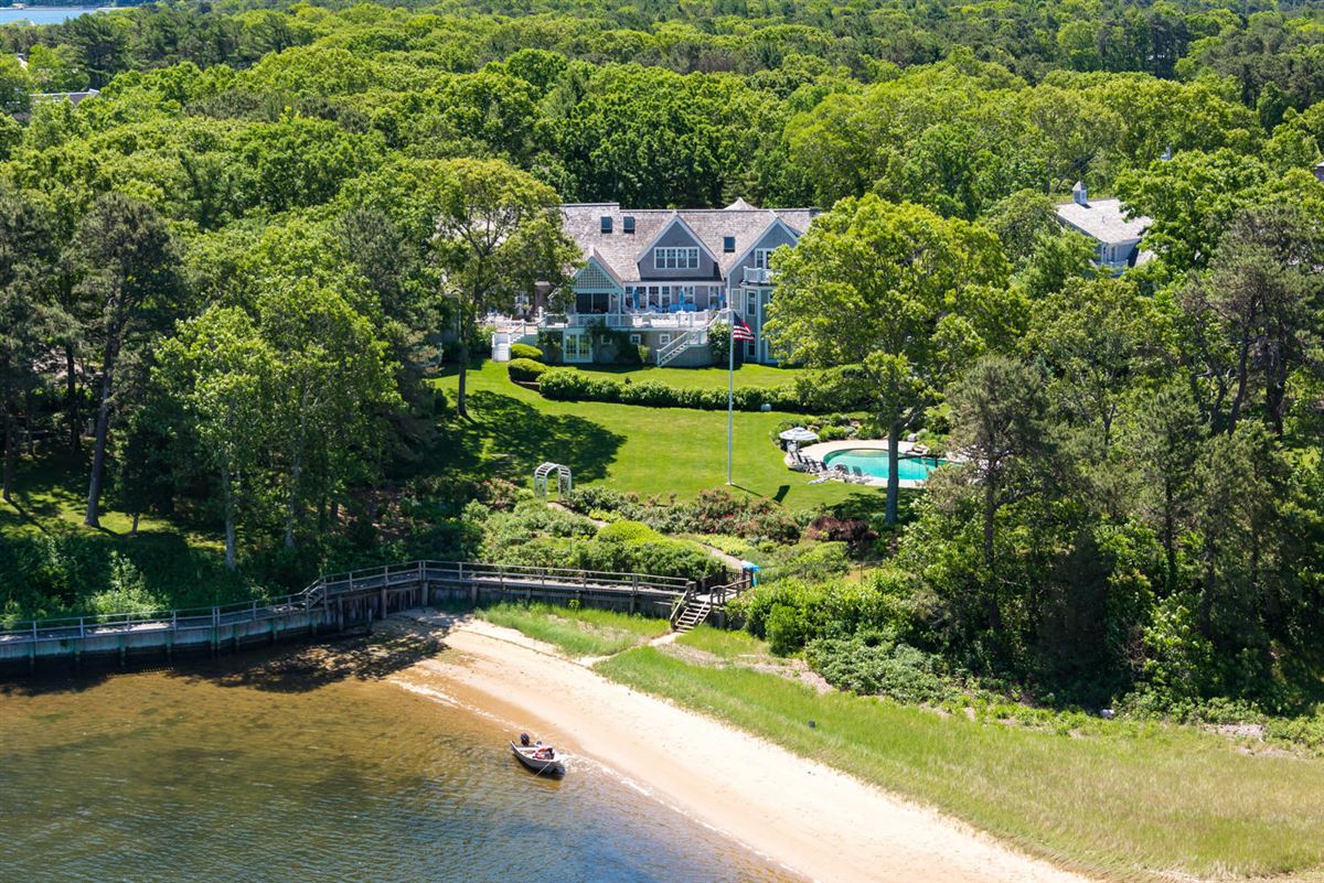 GRAND WATERFRONT RESIDENCE IN OYSTER HARBORS | Massachusetts Luxury ...