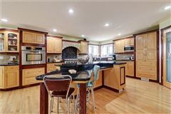 Mansions 在某个地方的美丽家