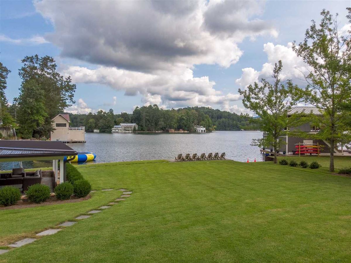 UNIQUE SEVEN BEDROOM LAKEFRONT HOME Luxury Homes Mansions