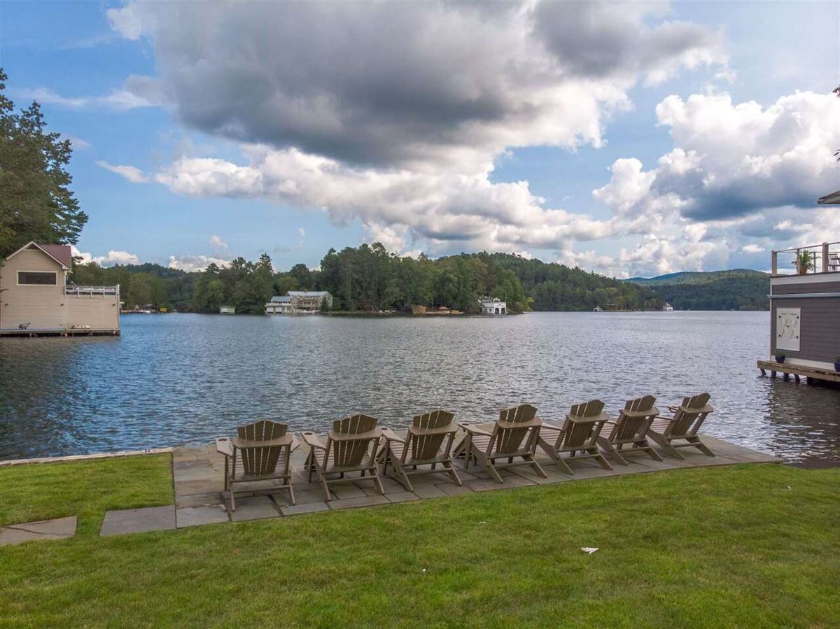 UNIQUE SEVEN BEDROOM LAKEFRONT HOME Luxury Homes Mansions For Sale Luxury Portfolio