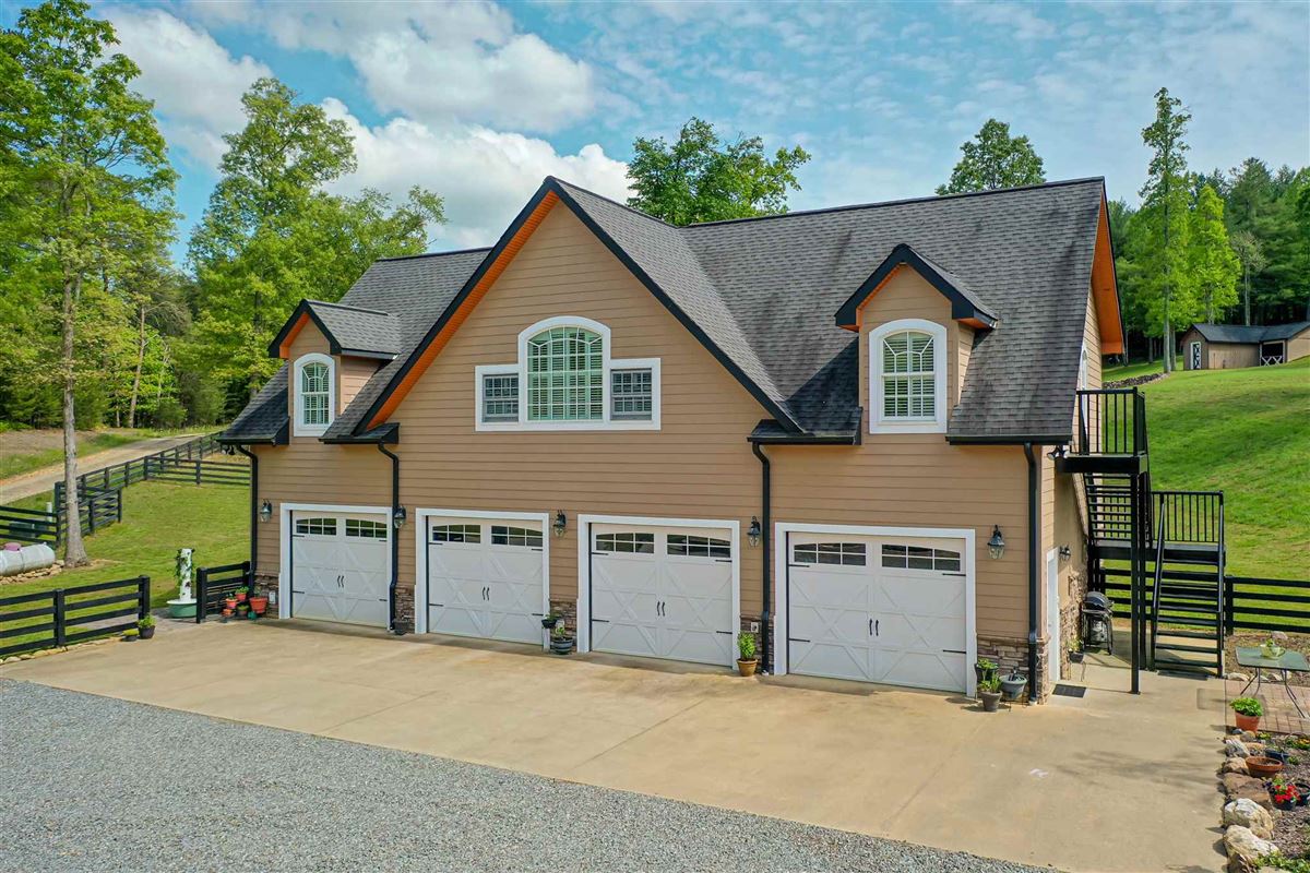 PRIVATE COMPOUND OF 20PLUS ACRES Luxury Homes Mansions For