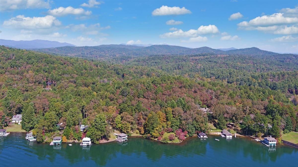SPACIOUS LAKE RABUN HOME Luxury Homes Mansions For Sale