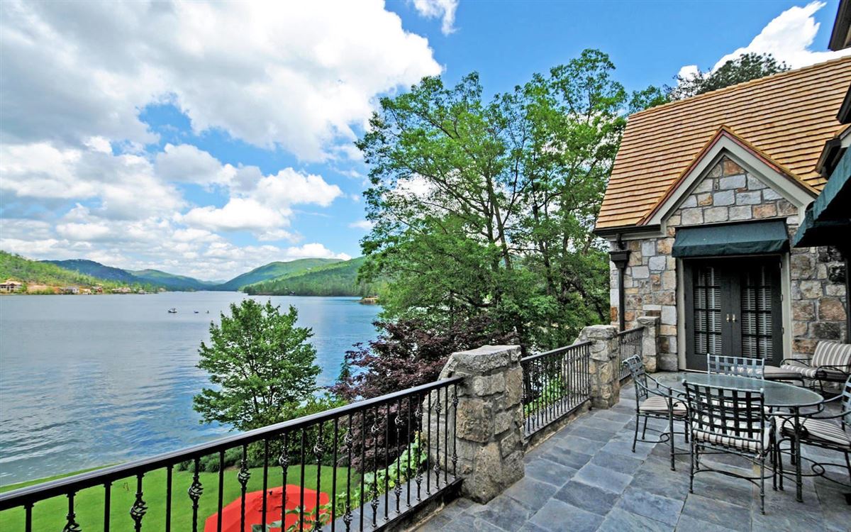 GRAND STONE MANOR ON LAKE BURTON Luxury Homes Mansions For
