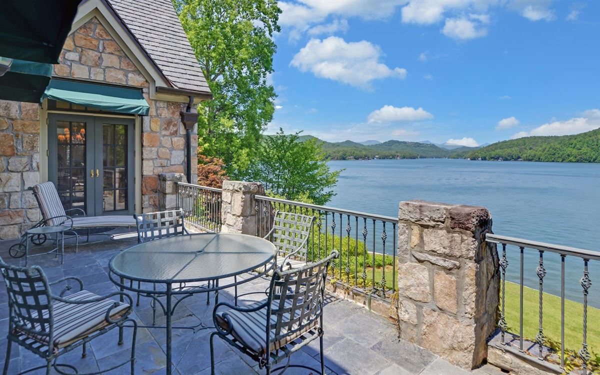 GRAND STONE MANOR ON LAKE BURTON Luxury Homes Mansions For