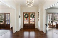 Luxury homes in 升级定制设计和构建的家庭