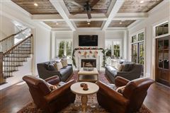 升级定制设计和构建的家庭 luxury real estate