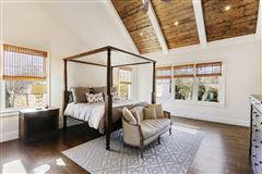 Luxury homes in 升级定制设计和构建的家庭