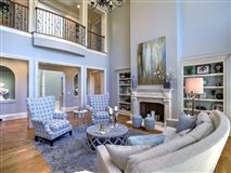 Luxury homes 宏伟的五英亩封闭式庄园