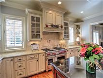 Luxury properties 宏伟的五英亩封闭式庄园