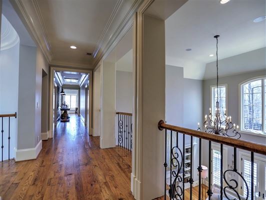 宏伟的五英亩封闭式庄园 luxury real estate