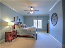 Luxury real estate 宏伟的五英亩封闭式庄园