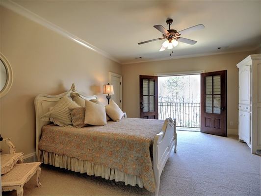 Mansions 宏伟的五英亩封闭式庄园