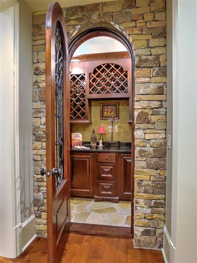 Mansions in 宏伟的五英亩封闭式庄园