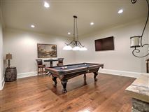 Mansions in 宏伟的五英亩封闭式庄园