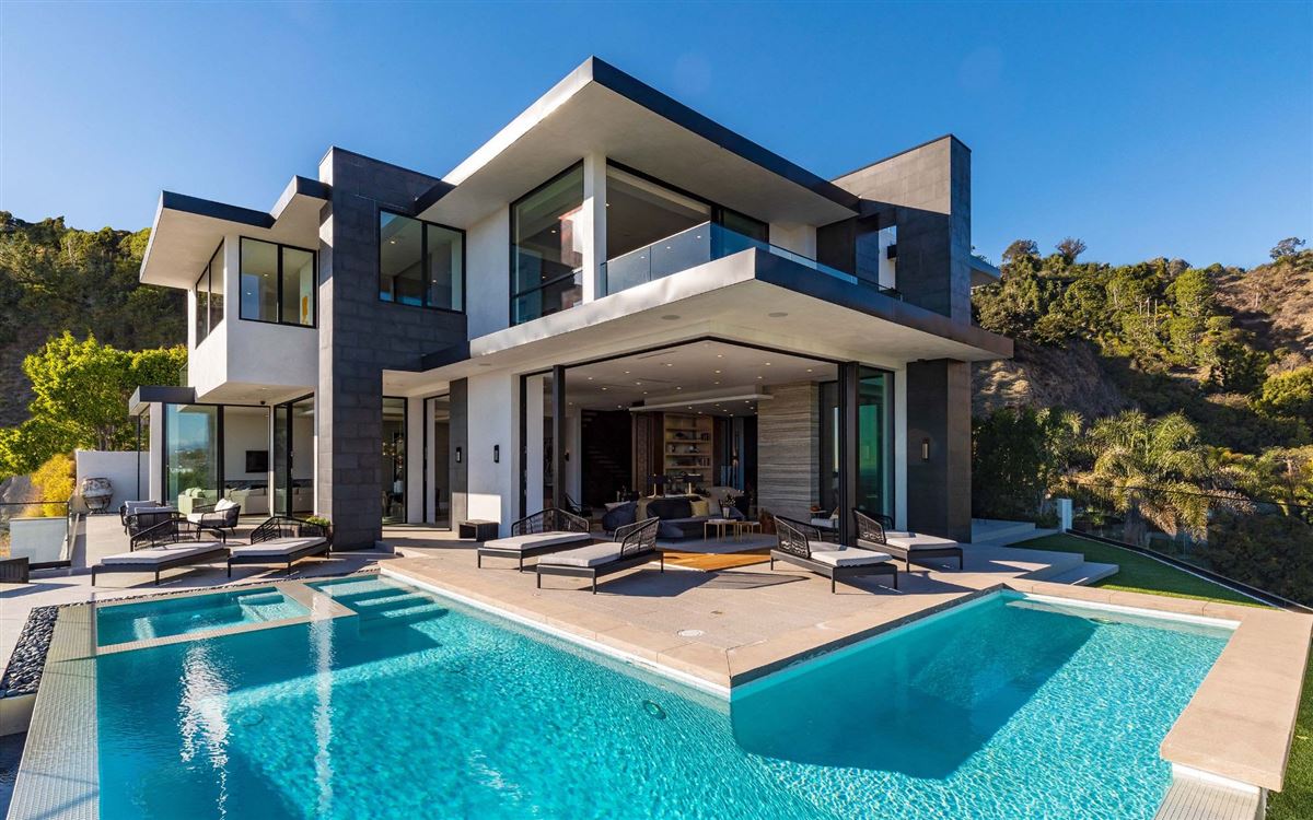 HOLLYWOOD HILLS TROPHY VIEW ESTATE California Luxury Homes Mansions