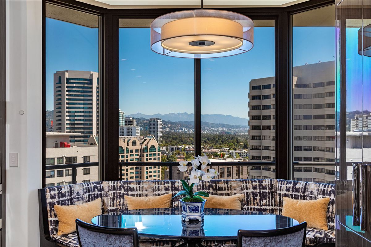 Luxury Homes and Prestigious Properties for Sale - LuxuryEstate.com