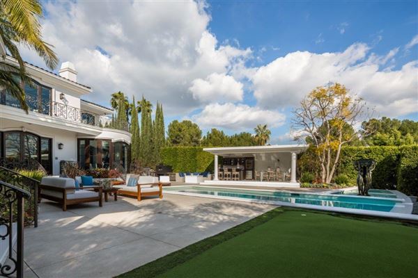 REMARKABLE SECLUSION IN BEVERLY HILLS | California Luxury Homes ...