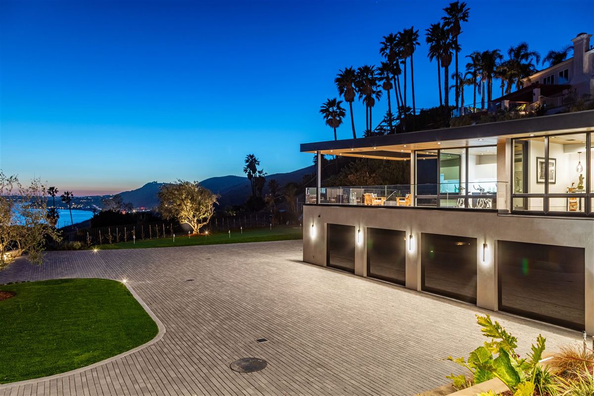 IMPECCABLE ARCHITECTURAL RESIDENCE IN MALIBU California Luxury Homes