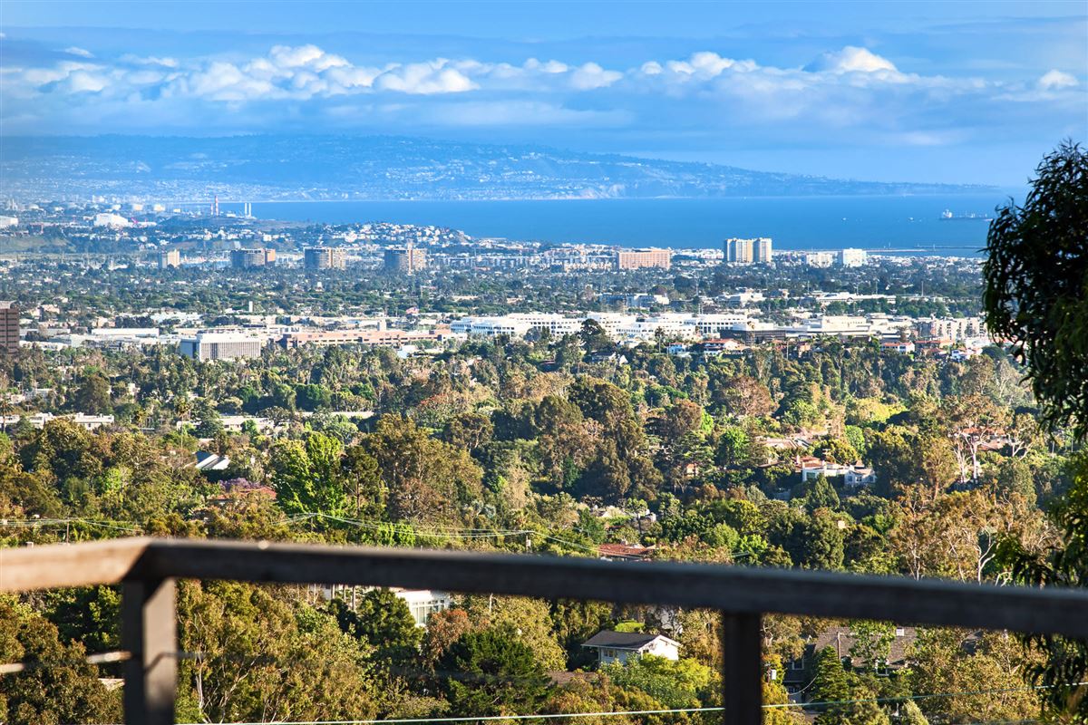 FULLY RENOVATED PROPERTY IN PRESTIGIOUS CRESTWOOD HILLS California