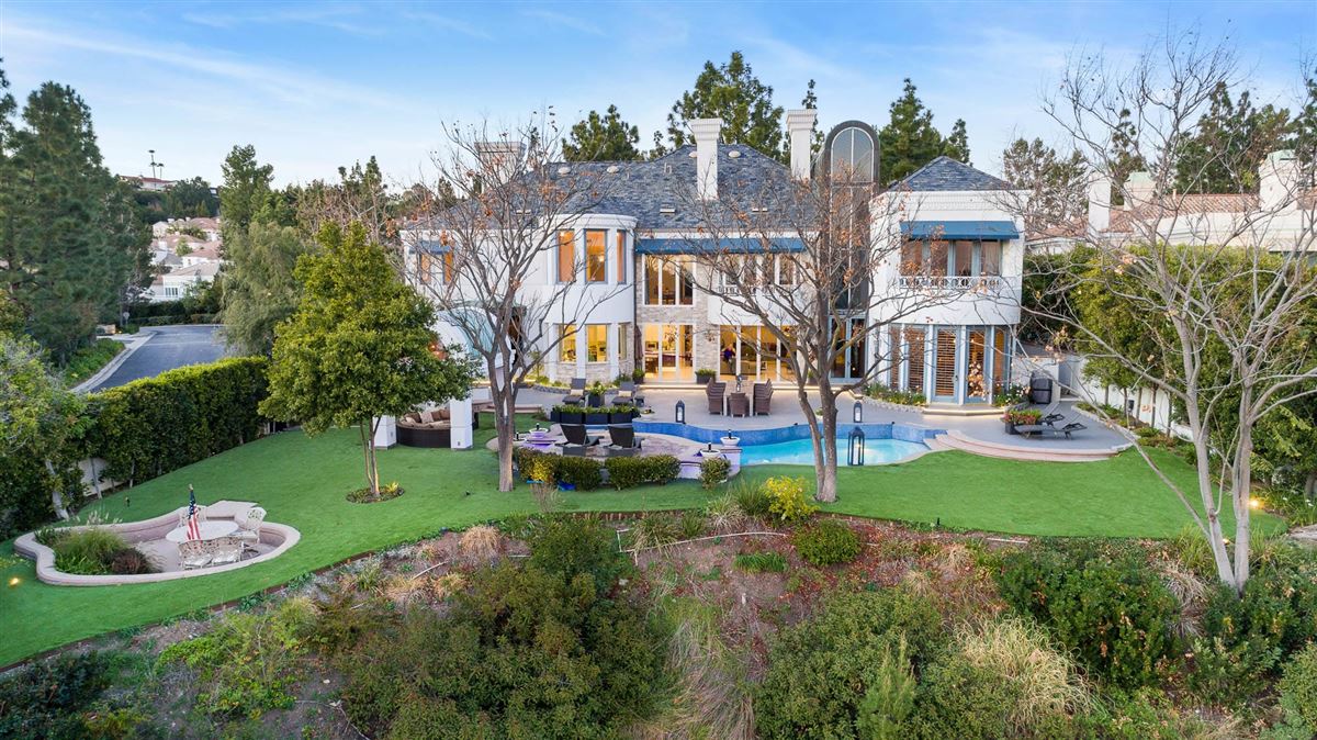 PRIVATE CONTEMPORARY VIEW ESTATE IN BEL AIR CREST California Luxury