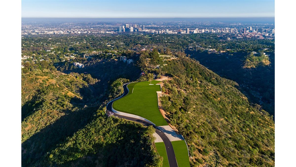 THE ENCHANTED HILL ABOVE BEVERLY HILLS California Luxury Homes