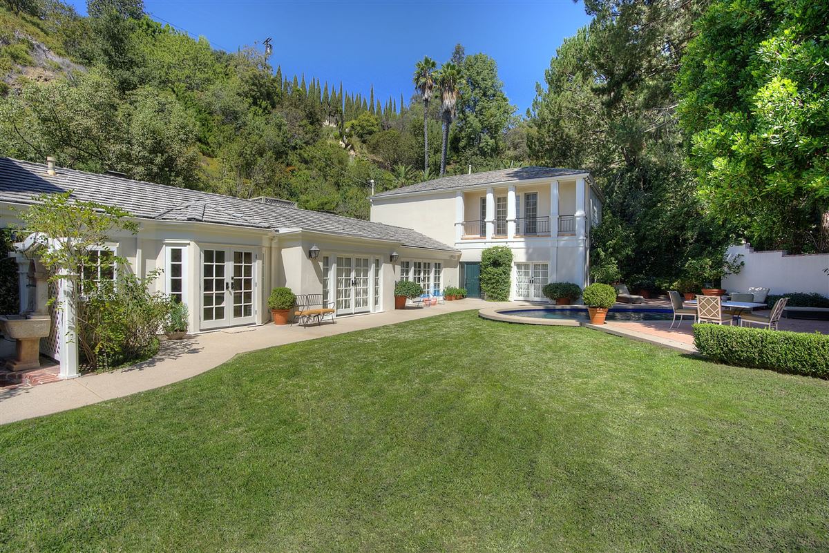 UPDATED TRADITIONAL ESTATE IN HIDDEN VALLEY California Luxury Homes Mansions For Sale