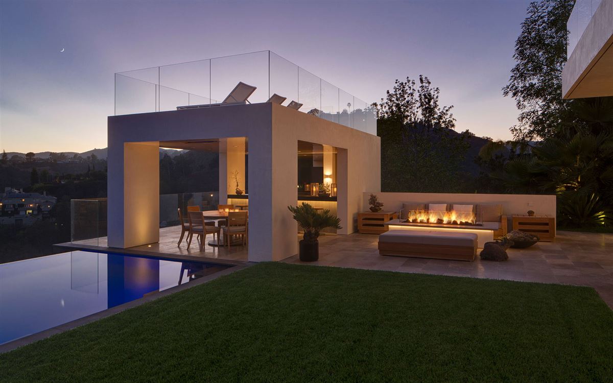 BEL AIR ICONIC ARCHITECTURAL STATEMENT California Luxury Homes