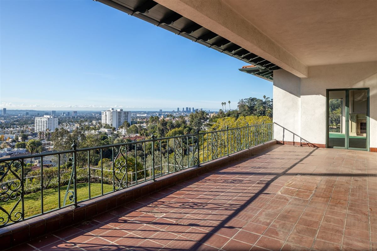 LEGENDARY PENNY MARSHALL ESTATE California Luxury Homes Mansions