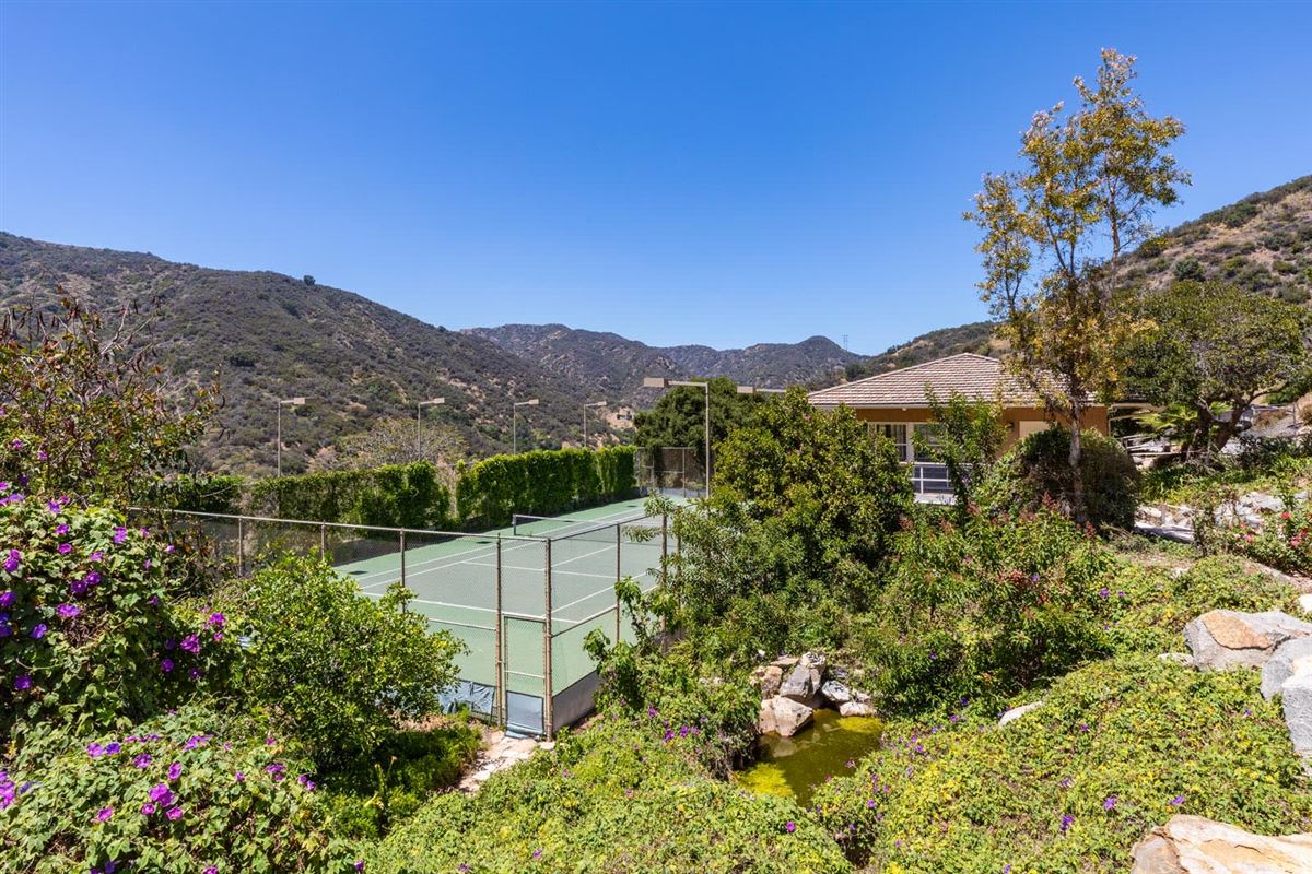 AMBER HILLS ESTATE EXCLUSIVE PRIVATE COMPOUND California Luxury