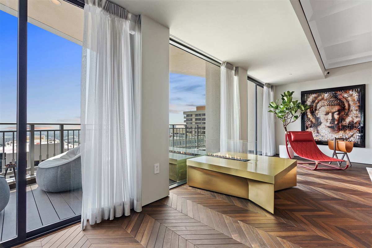 EXQUISITE FULLY RENOVATED WILSHIRE CORRIDOR CONDO California Luxury