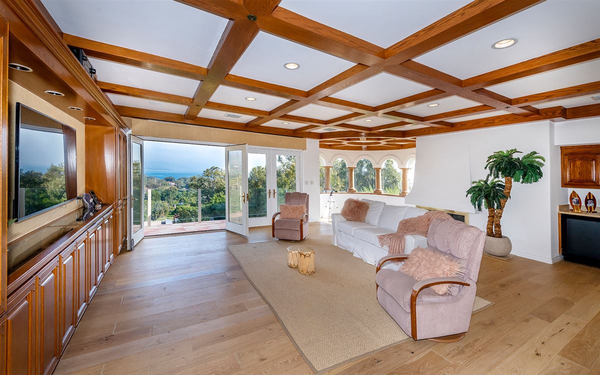 SENSATIONAL PROPERTY ON COVETED POINT DUME California Luxury Homes