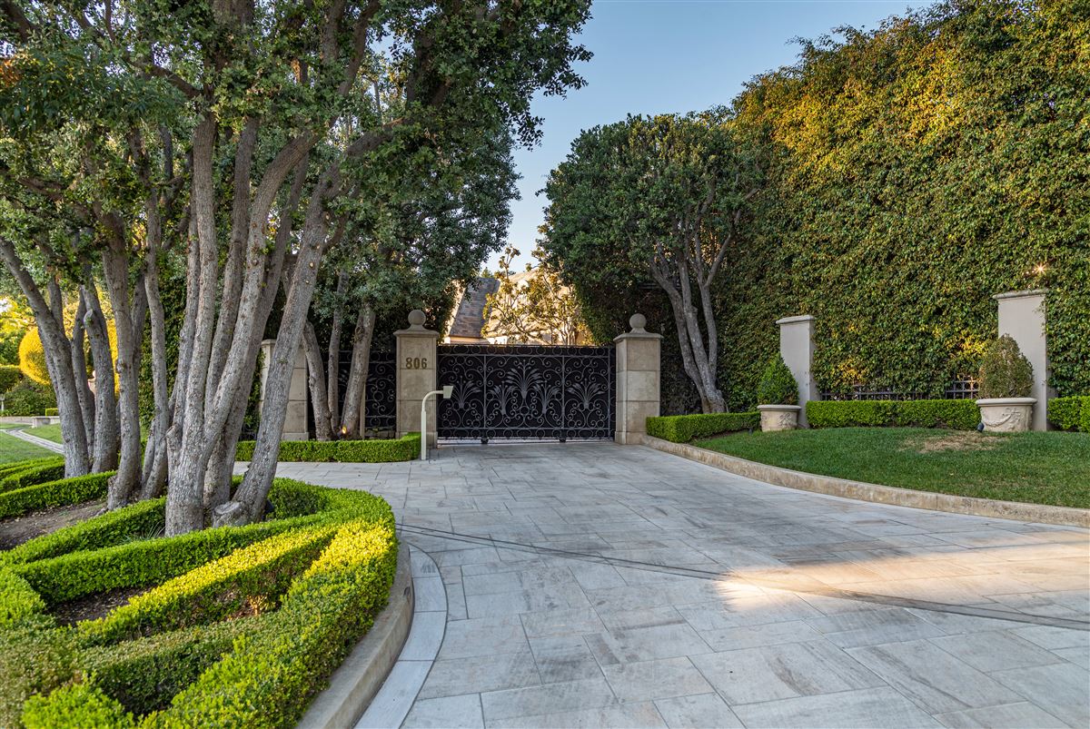 beverly hills homes for rent