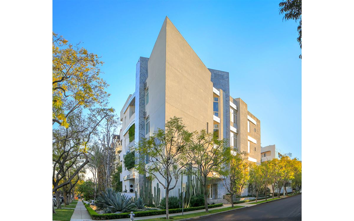 UNIQUE BEVERLY HILLS PENTHOUSE California Luxury Homes Mansions For