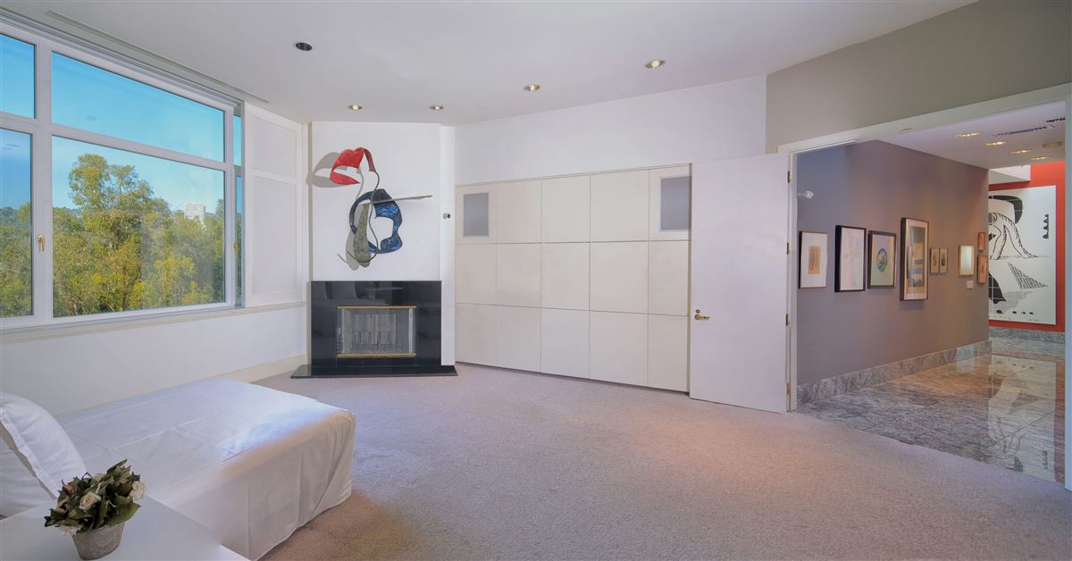 UNIQUE BEVERLY HILLS PENTHOUSE California Luxury Homes Mansions For