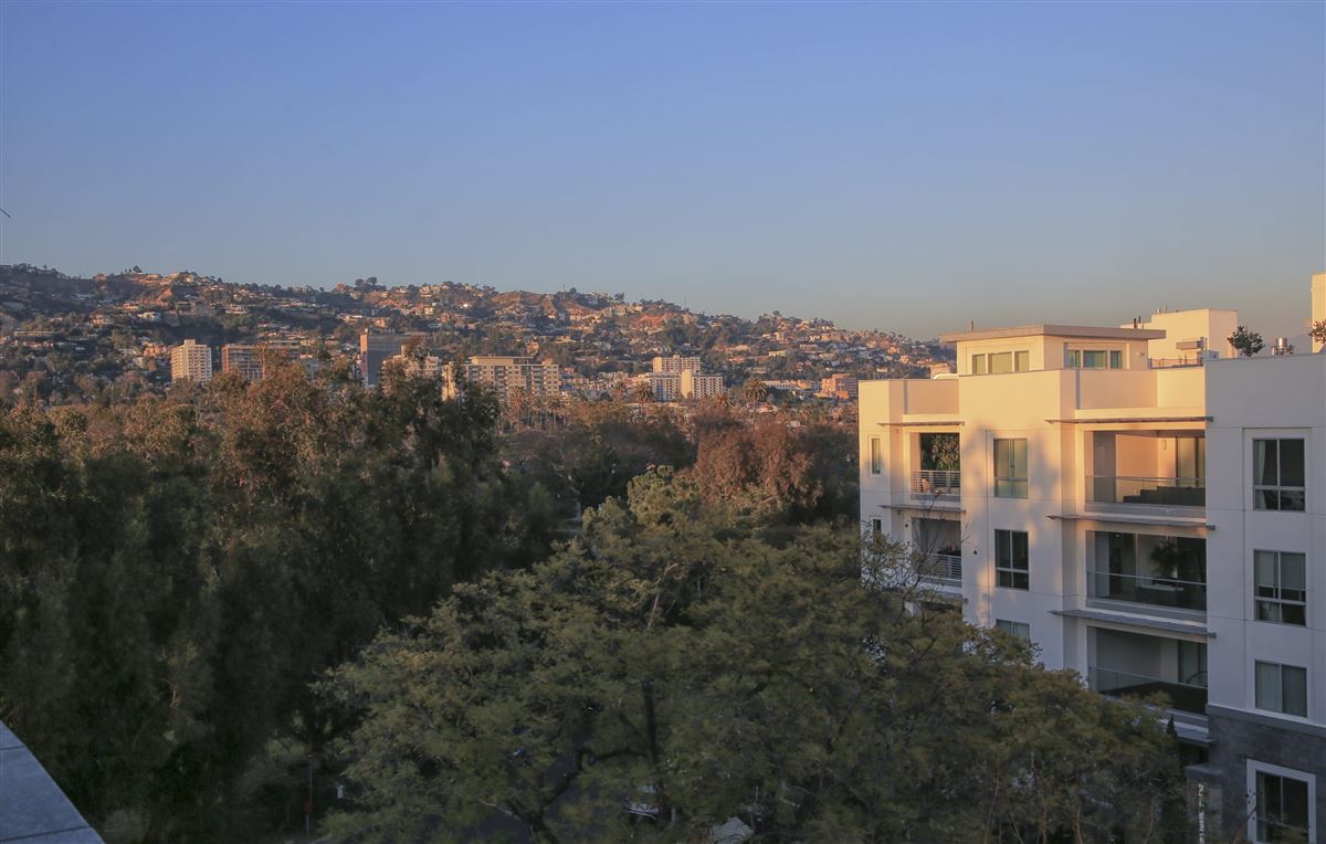 UNIQUE BEVERLY HILLS PENTHOUSE California Luxury Homes Mansions For