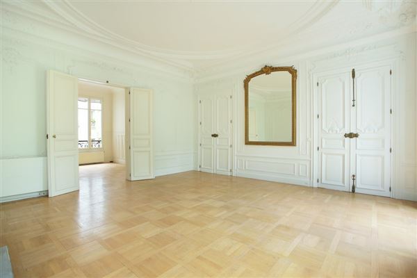 Luxury properties 見事に改修されたアパート