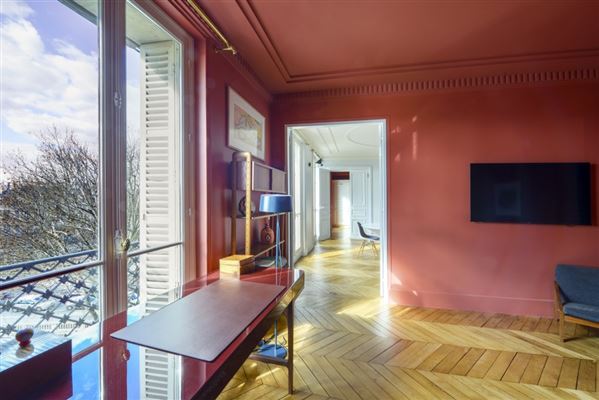 Floor Through Apartment With A View Of The Seine France Luxury